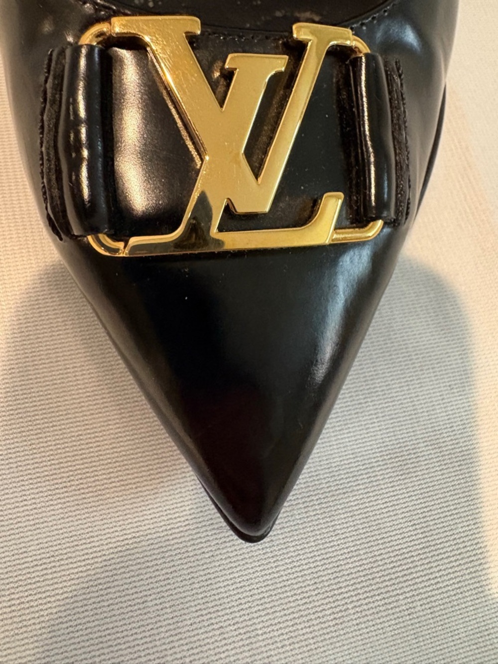 Louis Vuitton LV Logo Black Leather Heels Pumps Size 38 Made in Italy - Picture 4 of 11
